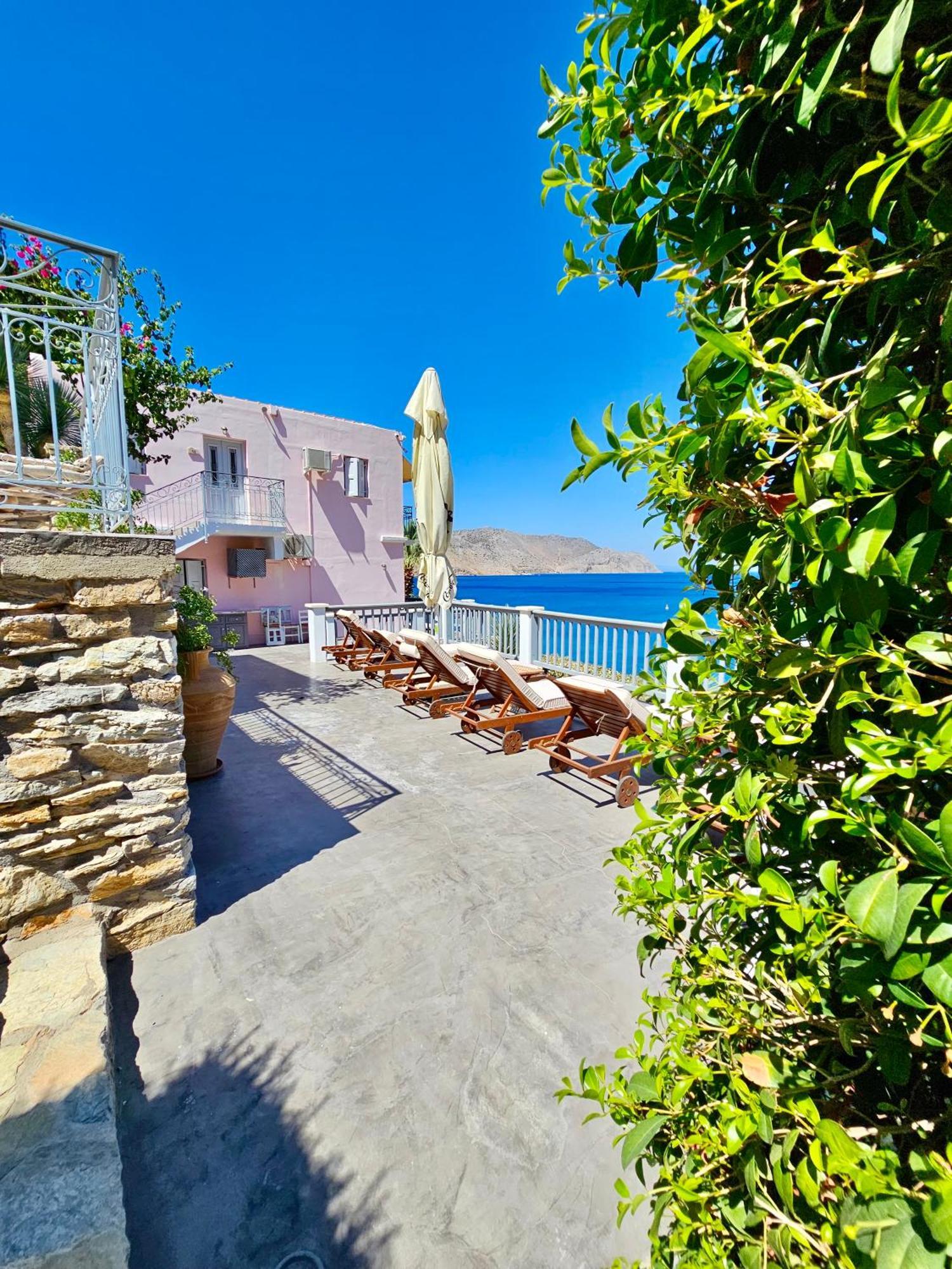 סימי Niriides Hotel Apartments מראה חיצוני תמונה
