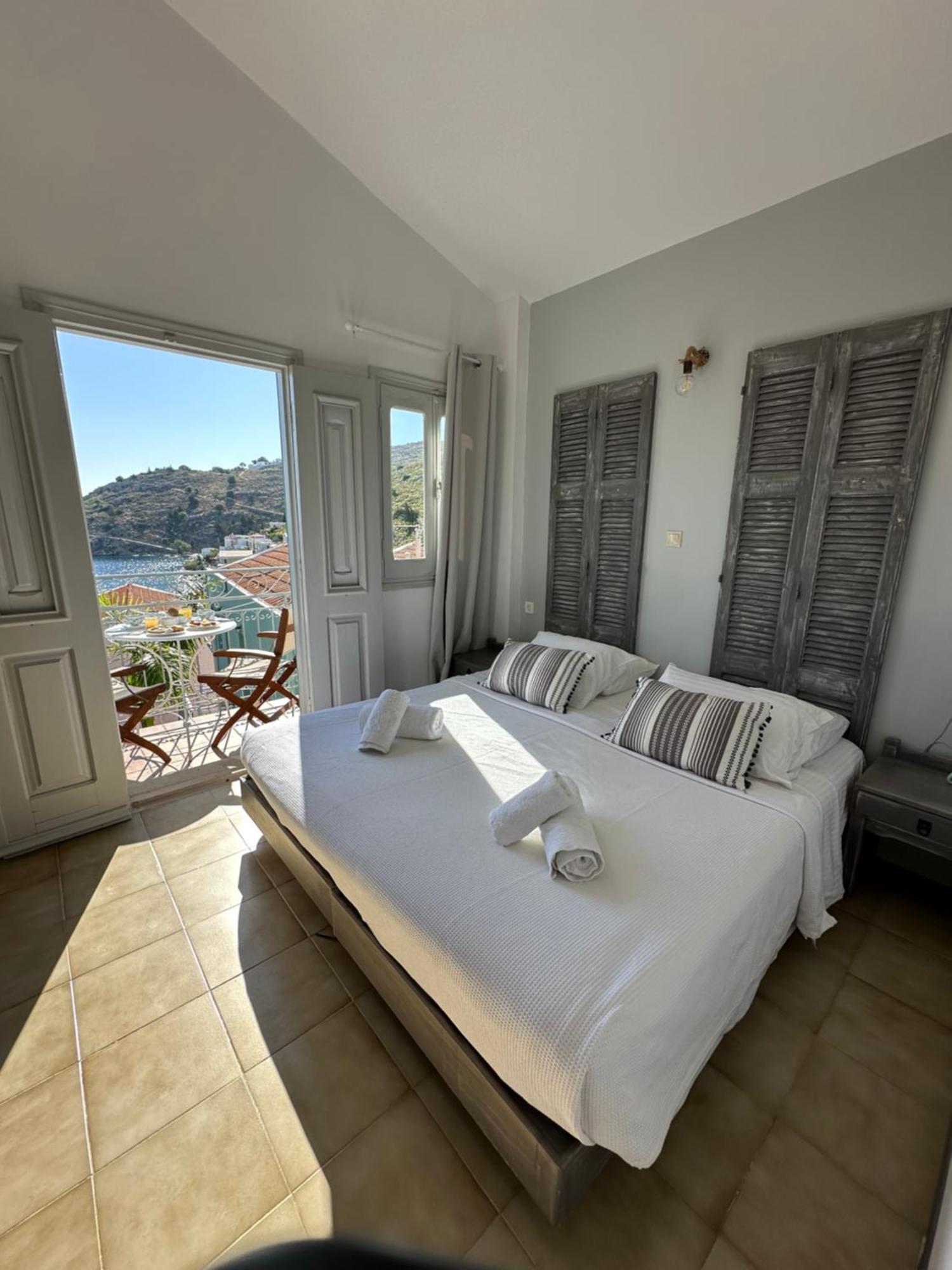 סימי Niriides Hotel Apartments מראה חיצוני תמונה