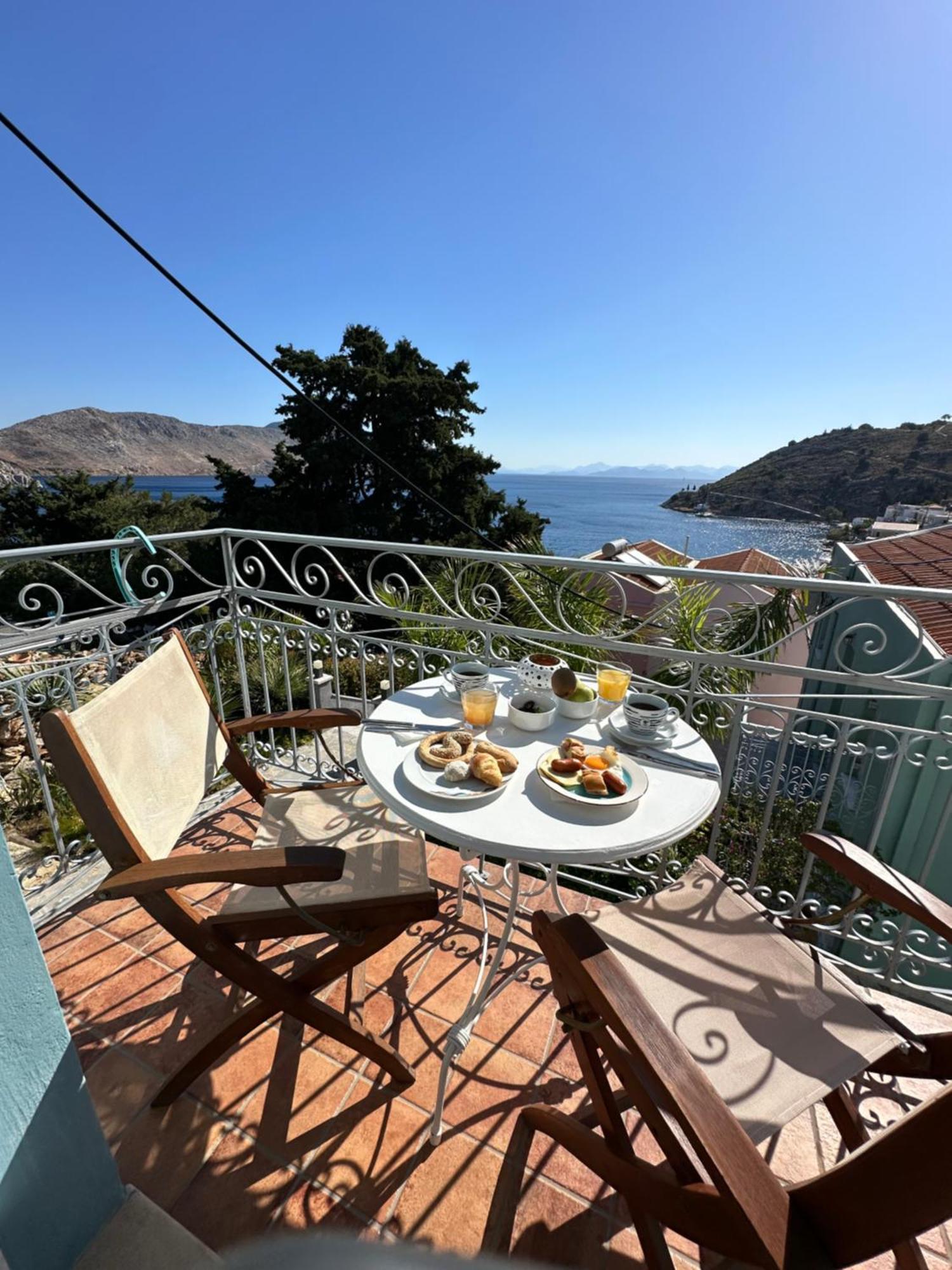 סימי Niriides Hotel Apartments מראה חיצוני תמונה