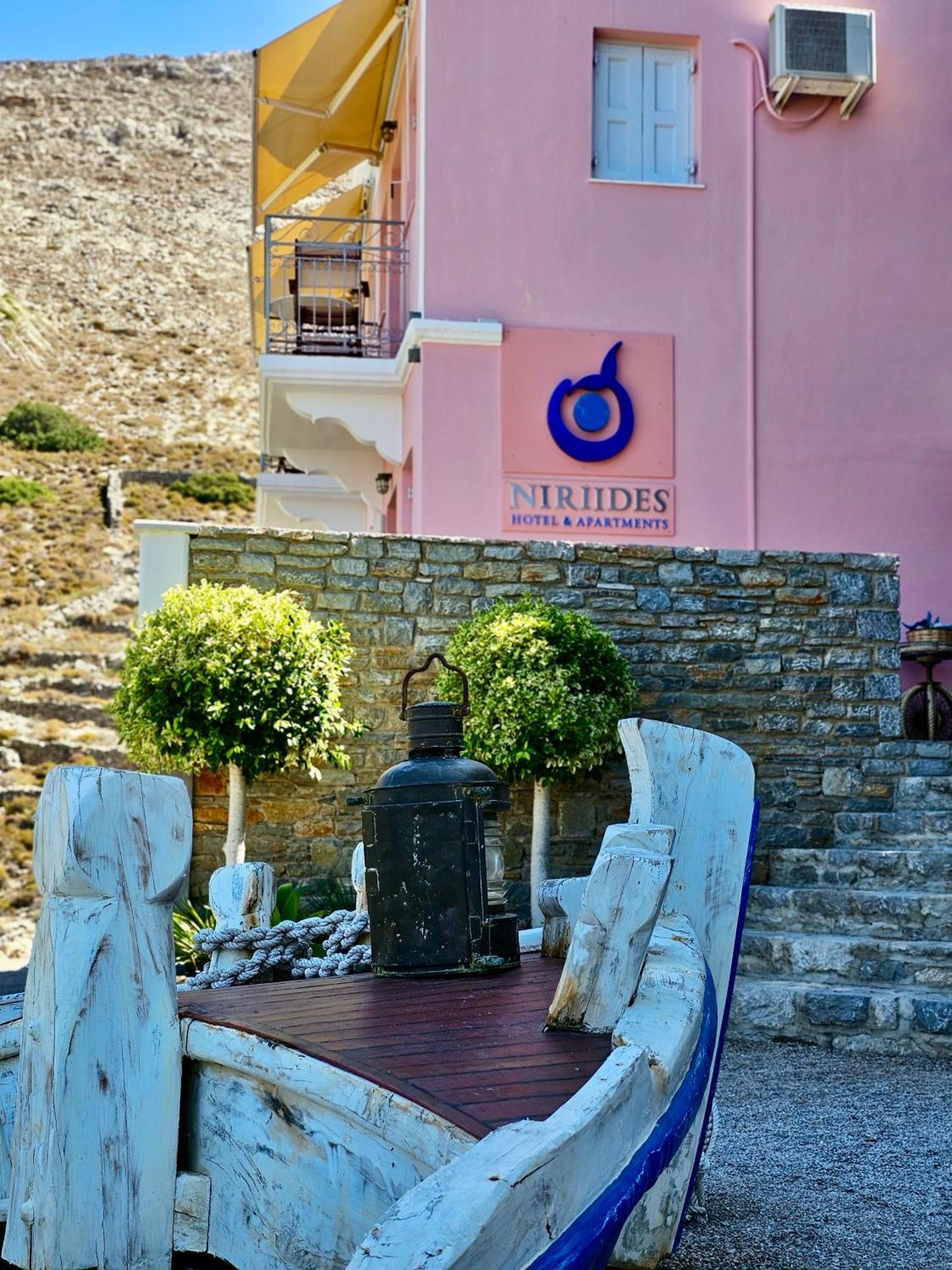 סימי Niriides Hotel Apartments מראה חיצוני תמונה